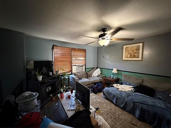 4th image of 2140 Victory Dr