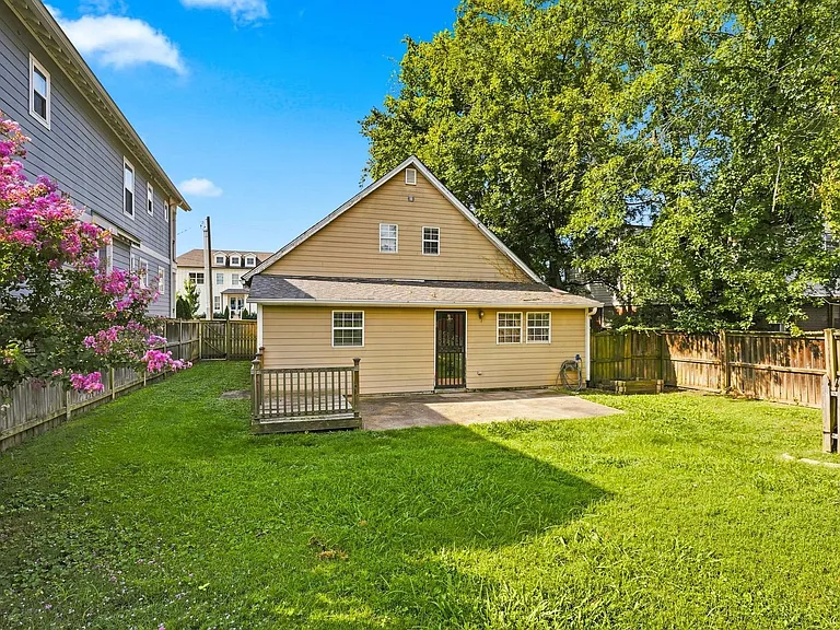 4608 Indiana Ave — Photo 24