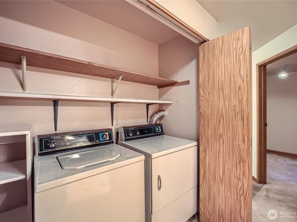 9816 NE 142nd Place #E102, Kirkland, WA 98034