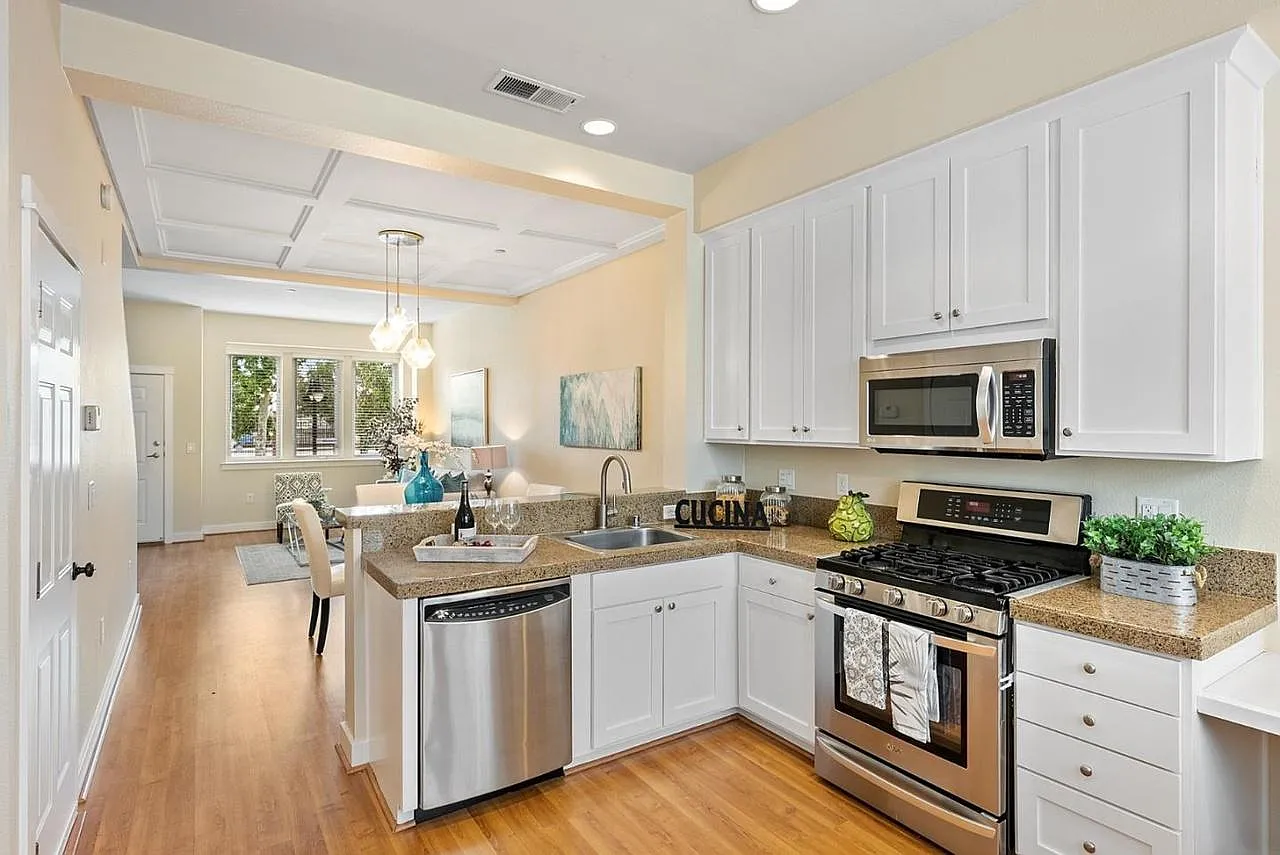 157 Laurel Grove Ln — Photo 3