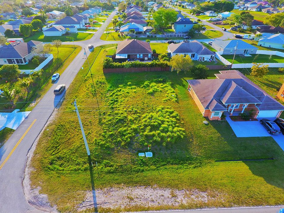 1st image of 1101 SW Haleyberry Avenue
