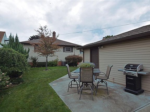 4th image of 2984 Winthrop Dr