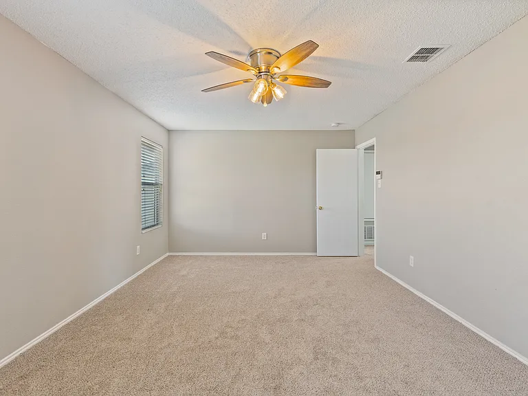 4717 Waterford Dr — Photo 13