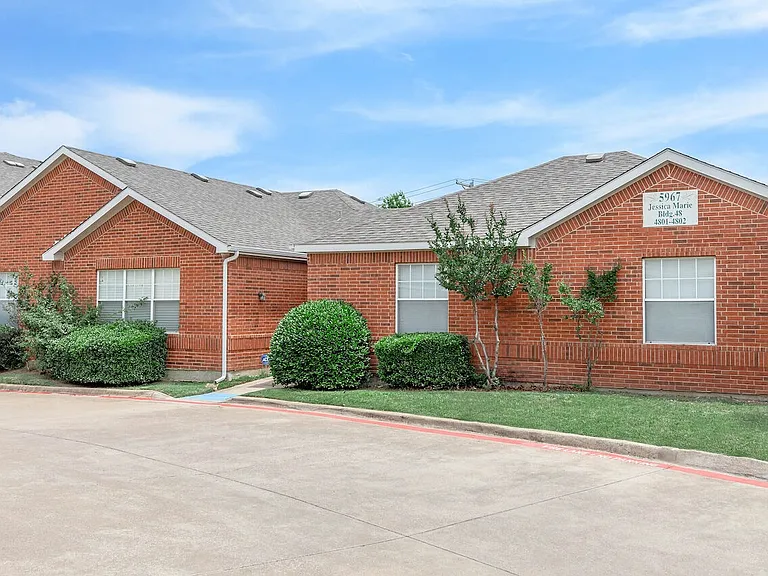 Amelia Parc Sr II — Photo 49