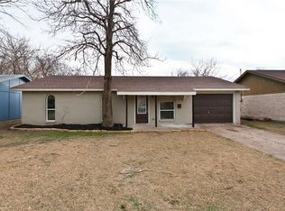 321 Oak Ridge Pl, Grand Prairie, TX 75052