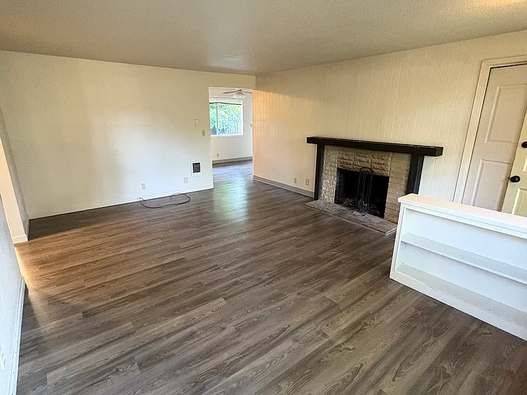 772 Arleta Pl NE #772 — Photo 2