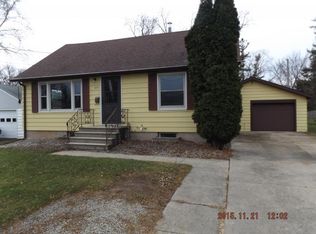 329 Harrison Ave, Omro, WI 54963