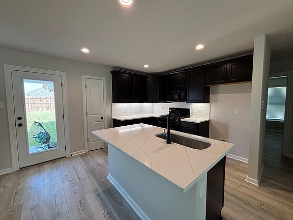3rd image of 328 Tregre Ln