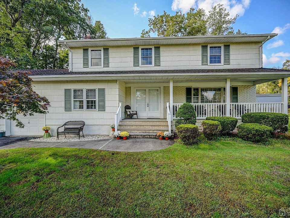 1st image of 39 Kensington Dr