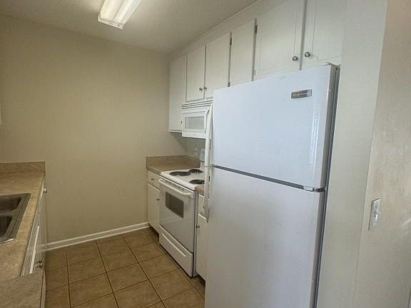 5th image of 308 Claremont Ave