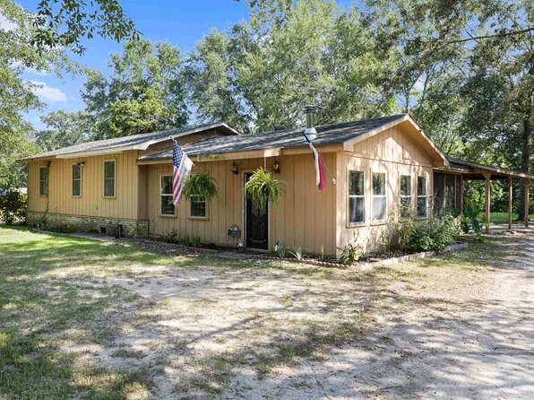 260 Cedar Bnd, Gladewater, TX 75647