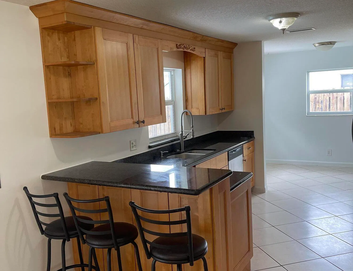 3 bed, 1789 sqft, $3,700 — Photo 4