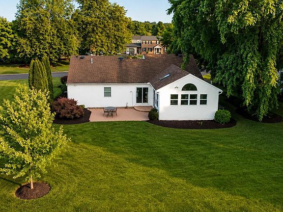 3rd image of 108 David Ln