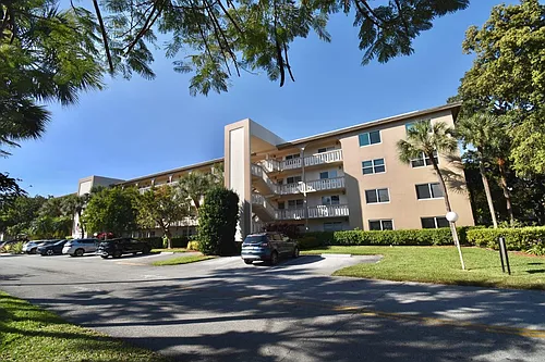 4301 Martinique Cir #K1 Photo 1