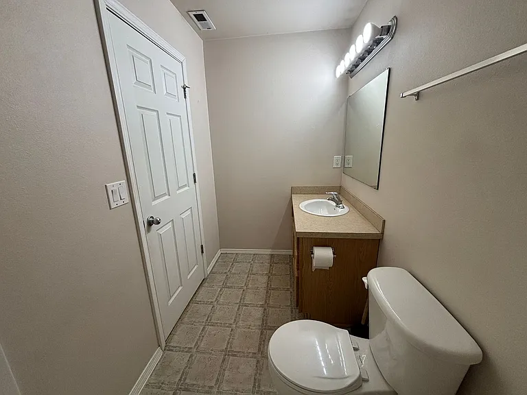 4115 Geranium Loop NE — Photo 18