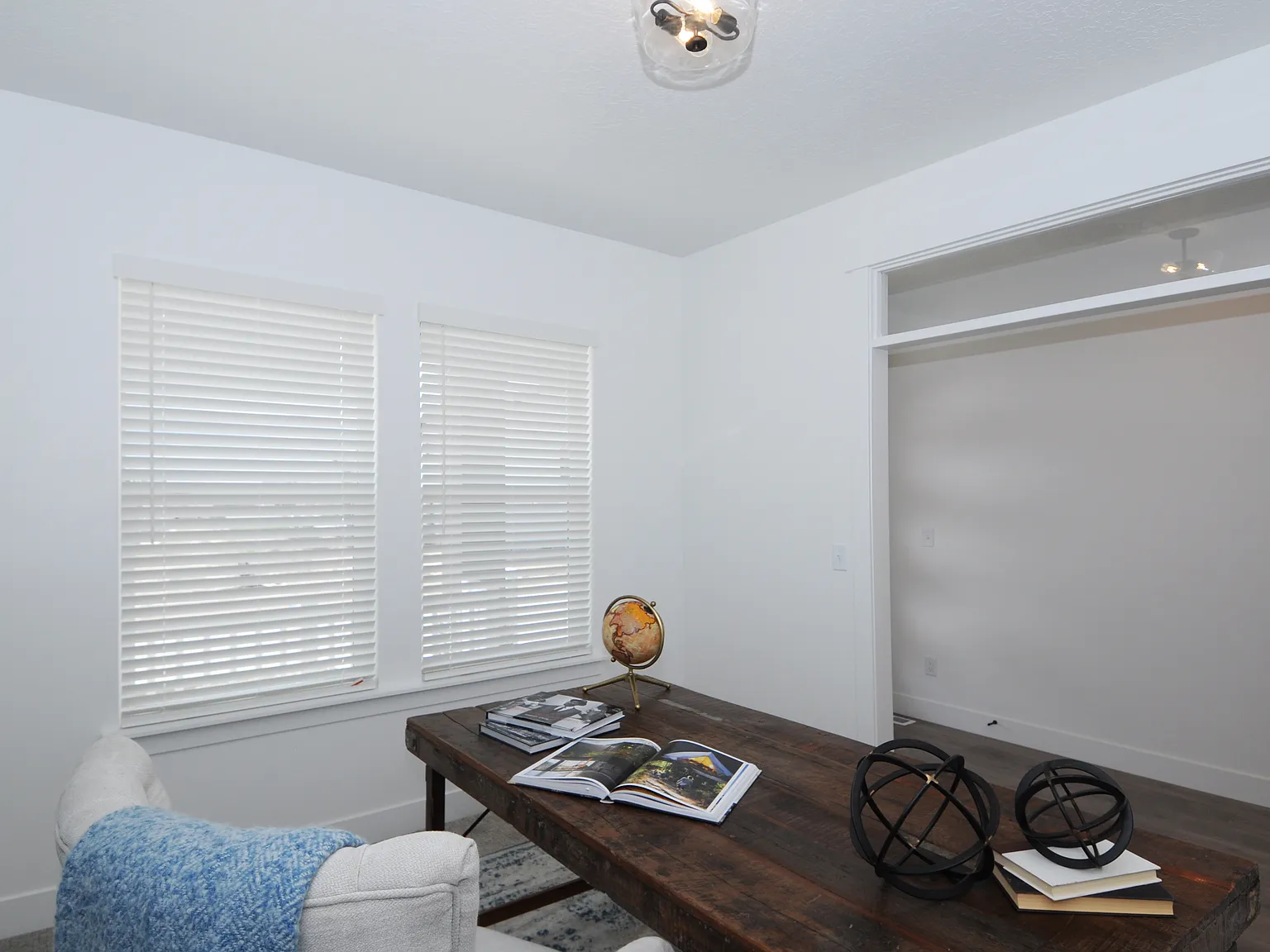 4 bed, 2.5 bath, 3736 sqft, $3,000 — Photo 4