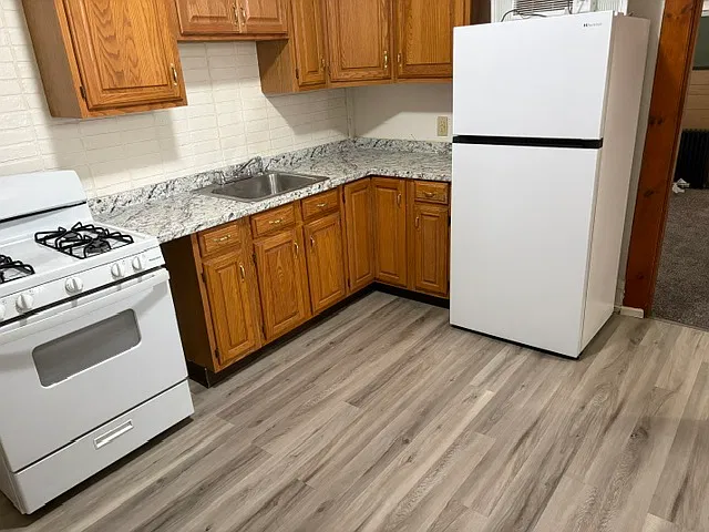 2 bed, 1032 sqft, $1,275 — Photo 2