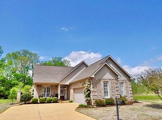 227 Silvertree Xing, Tupelo, MS 38801
