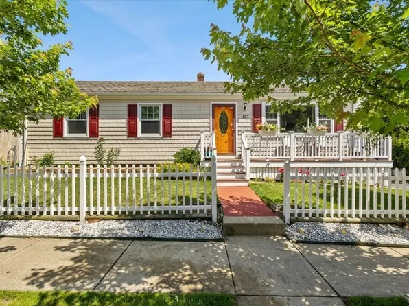 127 Grape St, New Bedford, MA 02740