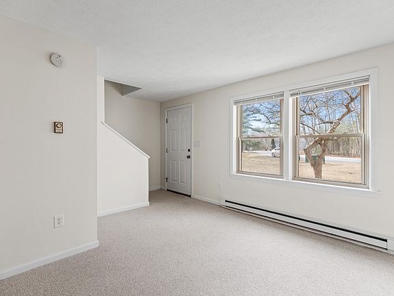 4th image of 5 Oak Dale Drive #5