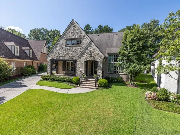 1281 S Dubray Pl, Collierville, TN 38017