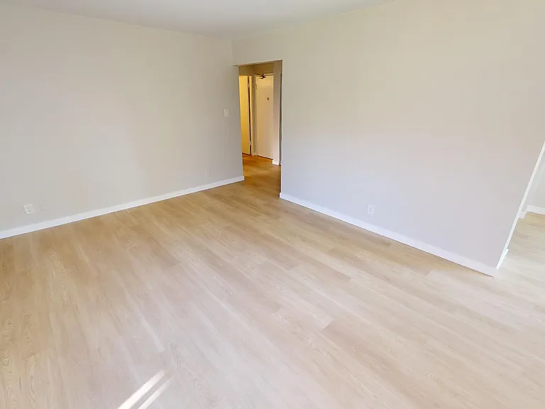 1885 Barclay St #208 — Photo 4