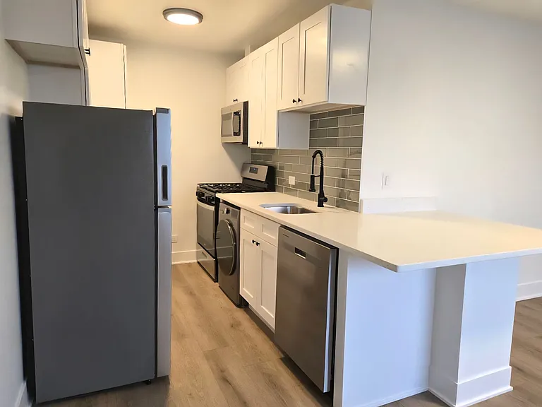 382 Penn Apartments — Photo 38