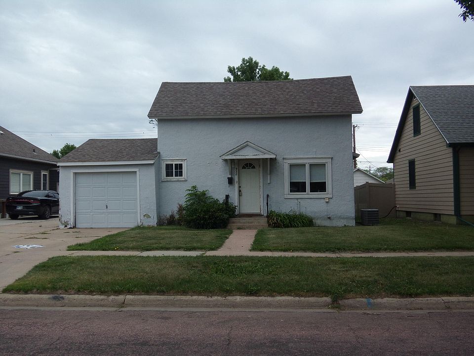 1st image of 928 E Hanson Ave