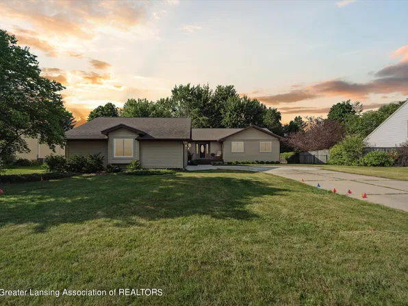 904 McDiarmid Ln, Grand Ledge, MI 48837