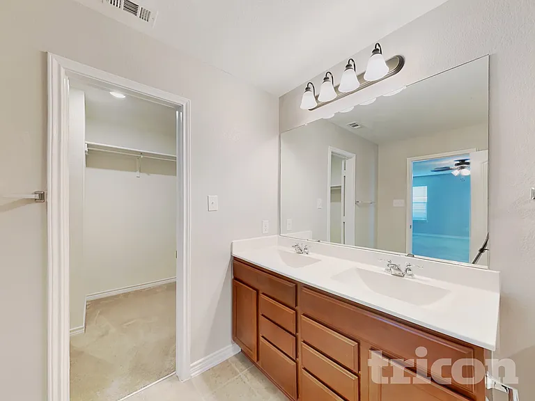 1519 Overlook Bank — Photo 11