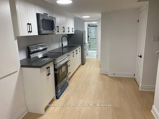 886 Francine Cres #LOWER — Photo 5