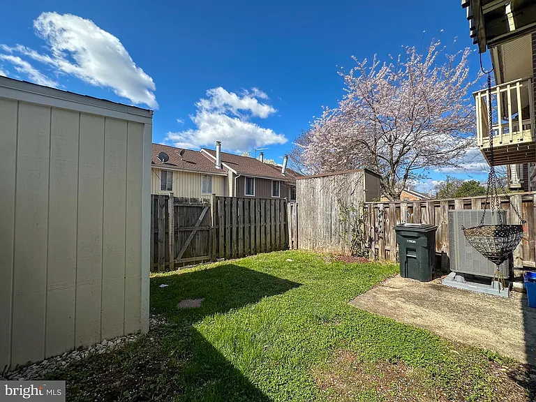 13327 Schwenger Pl — Photo 20