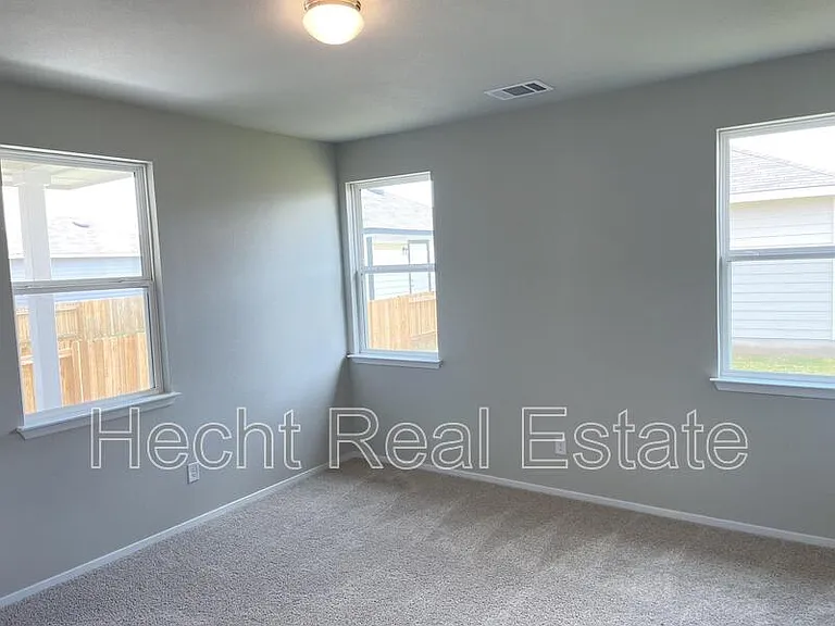 196 Fabion St — Photo 19