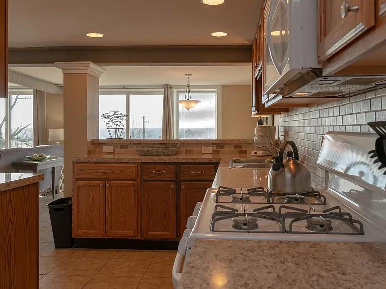 17 Emmet Ct #B — Photo 7