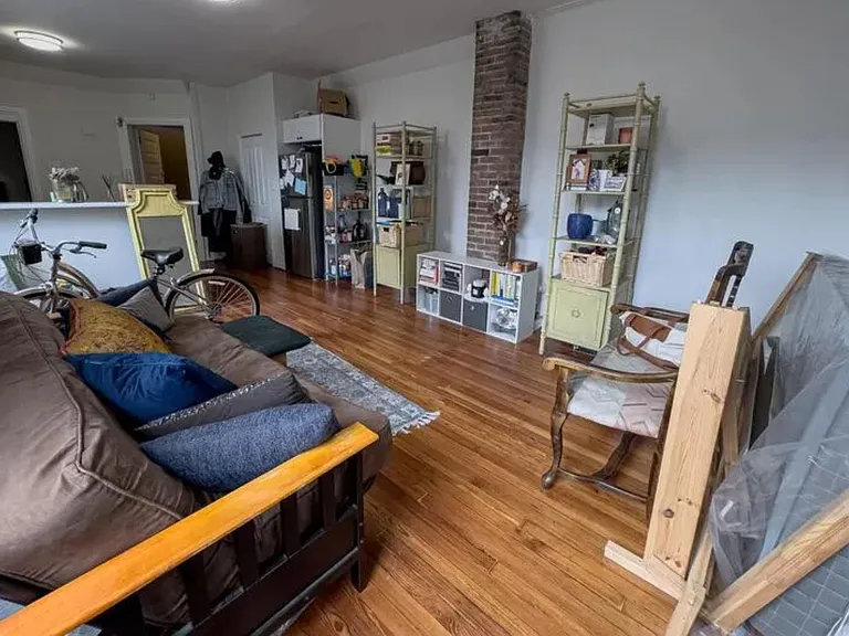 2037 Spring Garden St #3RR — Photo 9