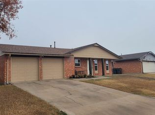 6139 SW Park Pl, Lawton, OK 73505