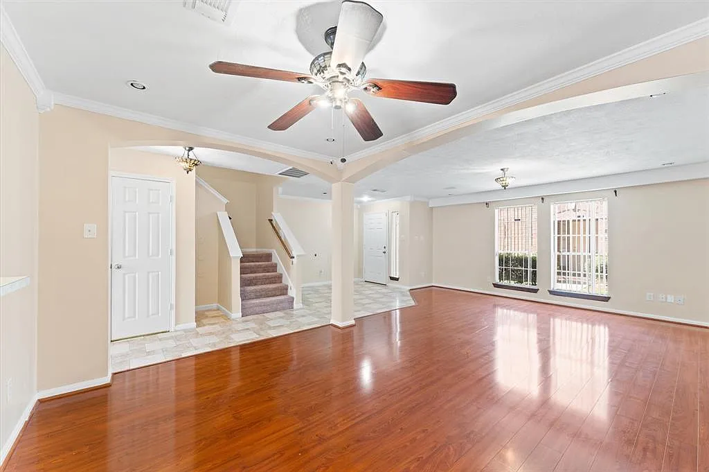 3 bed, 2.5 bath, 1920 sqft, $1,875 — Photo 2
