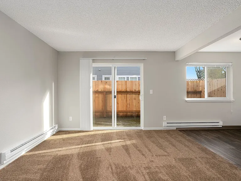305 13th St SW — Photo 3