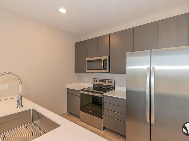 Chateau at Yankee Hill Apartments — Photo 27