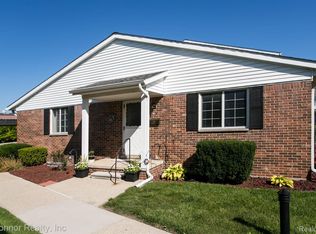 125 Cuttle Rd APT B11, Marysville, MI 48040