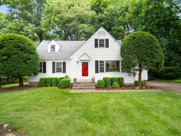 11 West Elm Street, Darien, CT 06820