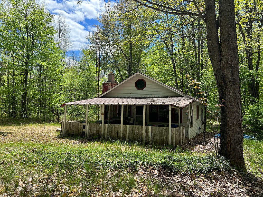 7122 Amoco Rd, Gaylord, MI 49735 Zillow