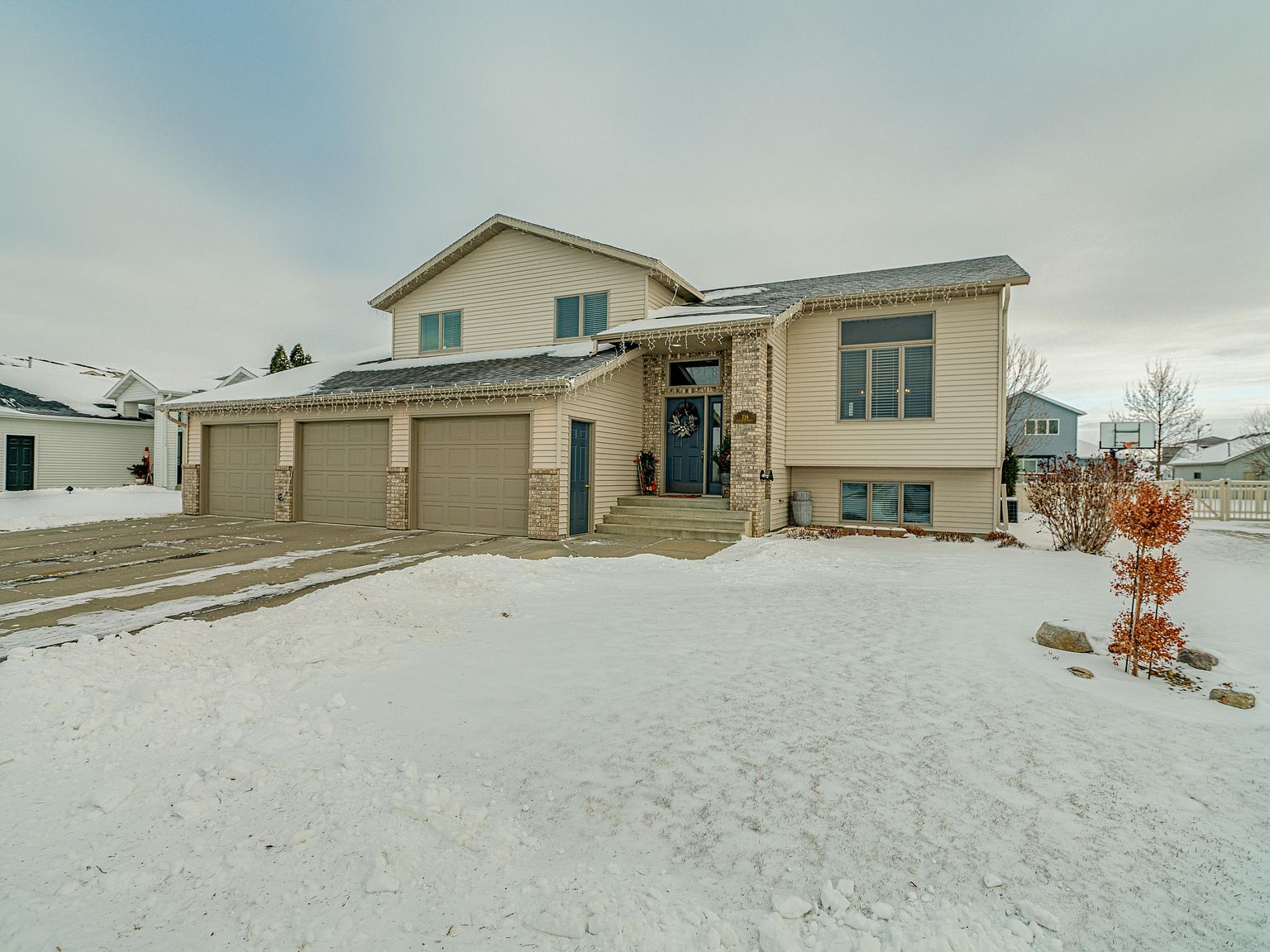 739 San Angelo Dr, Bismarck, ND 58504 | Zillow