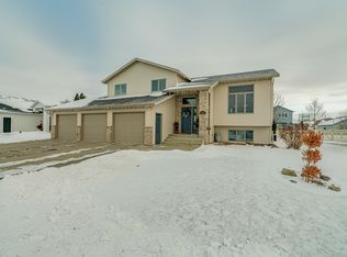 739 San Angelo Dr, Bismarck, ND 58504