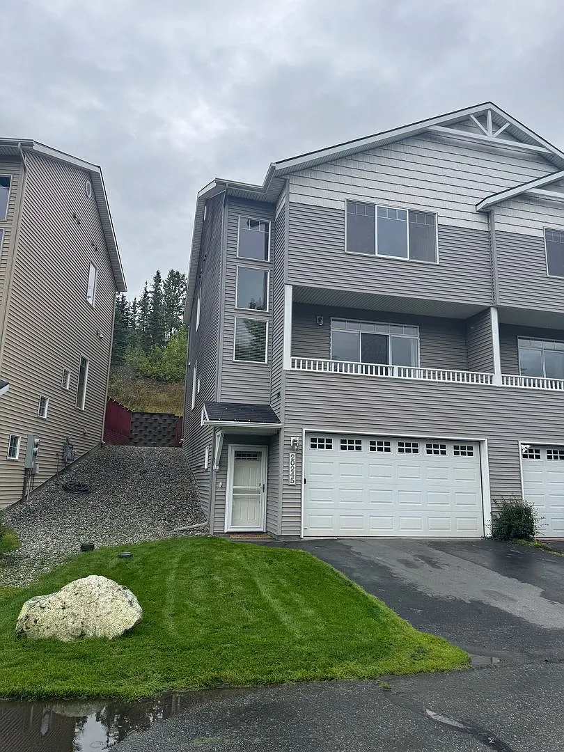 Building Photo - 20245 Riverside Dr