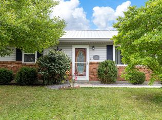 207 Robb St, Jackson Center, OH 45334