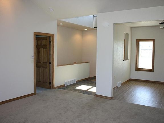 5th image of 4524 Bay Hill Ct