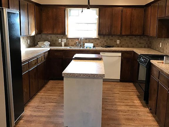 Tons of cabinets in Kitchen