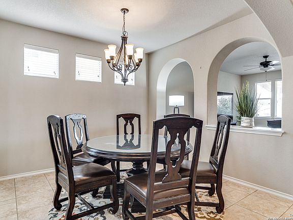 3rd image of 3919 WOODBRIDGE WAY