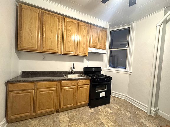 2nd image of 2521 23rd St APT 2